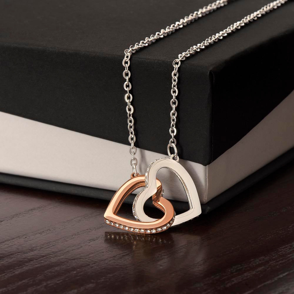 Interlocking Hearts Necklace for Best Friend – A Heartfelt Gift of Friendship and Love