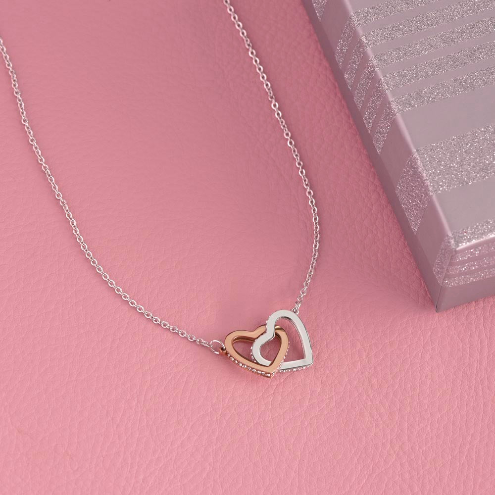 Interlocking Hearts Necklace for Best Friend – A Heartfelt Gift of Friendship and Love